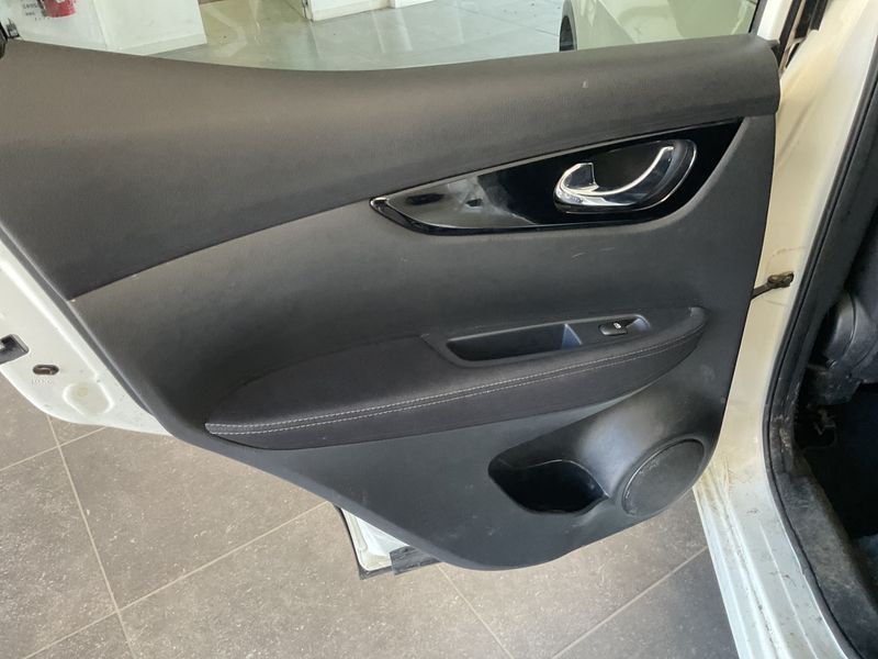 Nissan Qashqai 1.3 DIG-T Akari 2021 – снимка 27