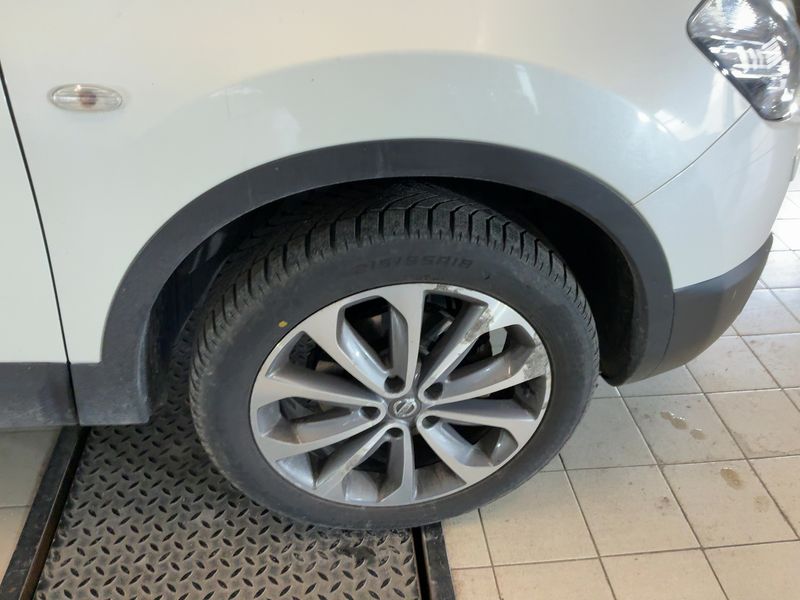 Nissan Qashqai 2.0 Tekna 4x4 2013 – снимка 11