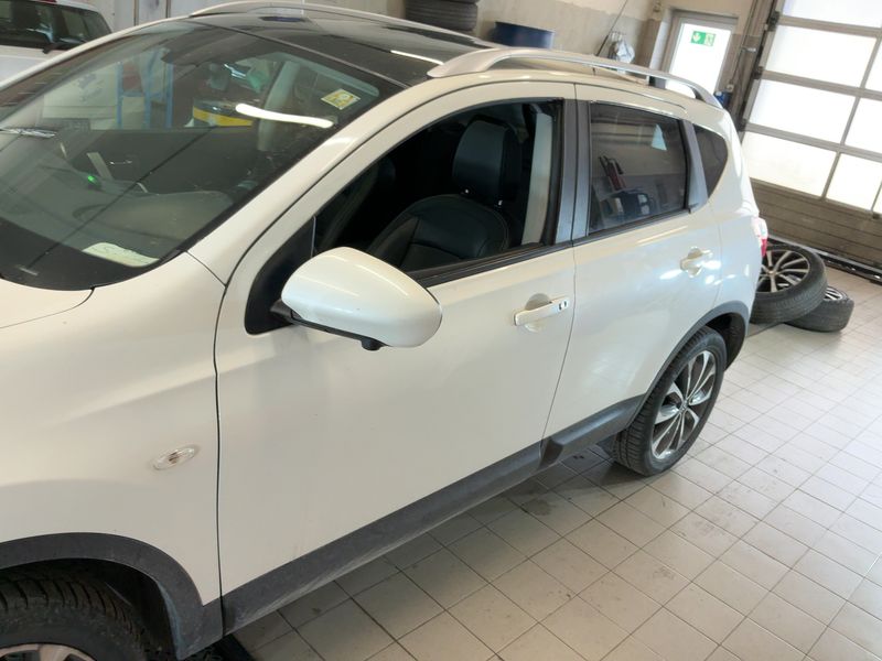 Nissan Qashqai 2.0 Tekna 4x4 2013 – снимка 4