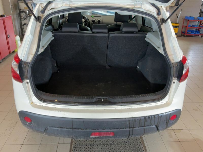 Nissan Qashqai 2.0 Tekna 4x4 2013 – снимка 16