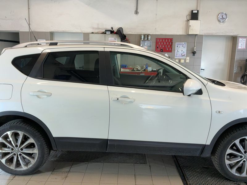 Nissan Qashqai 2.0 Tekna 4x4 2013 – снимка 10