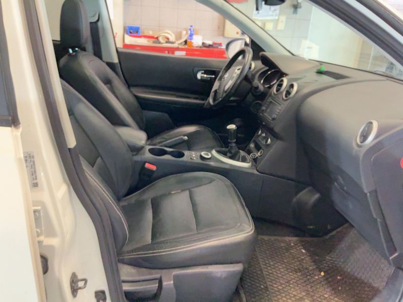 Nissan Qashqai 2.0 Tekna 4x4 2013 – снимка 17