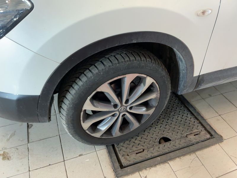 Nissan Qashqai 2.0 Tekna 4x4 2013 – снимка 3