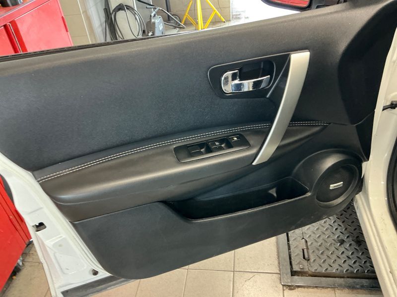Nissan Qashqai 2.0 Tekna 4x4 2013 – снимка 26