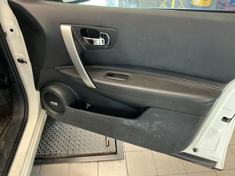 Nissan Qashqai 2.0 Tekna 4x4 2013 – снимка 27