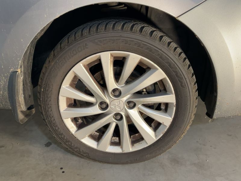 Mitsubishi Attrage 1.2 Intense 2015 – снимка 11