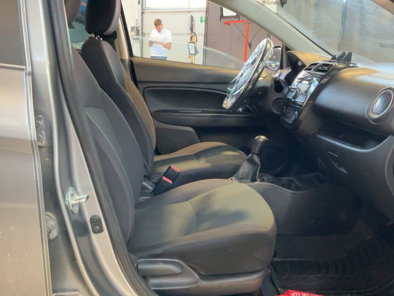 Mitsubishi Attrage 1.2 Intense 2015 – снимка 16