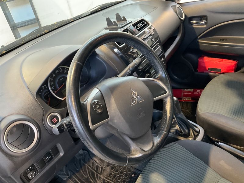 Mitsubishi Attrage 1.2 Intense 2015 – снимка 33