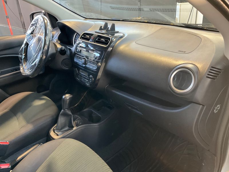 Mitsubishi Attrage 1.2 Intense 2015 – снимка 26
