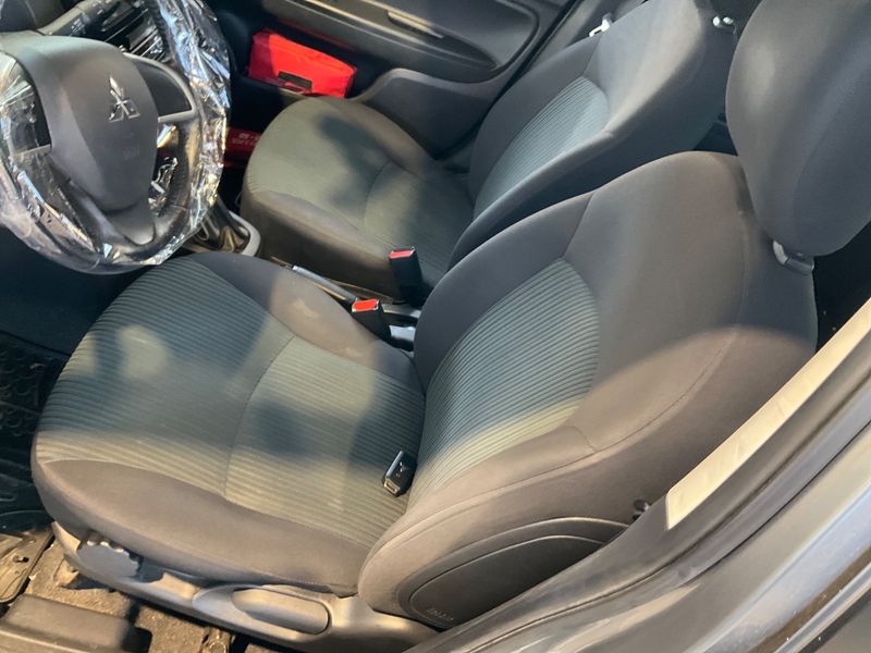 Mitsubishi Attrage 1.2 Intense 2015 – снимка 31