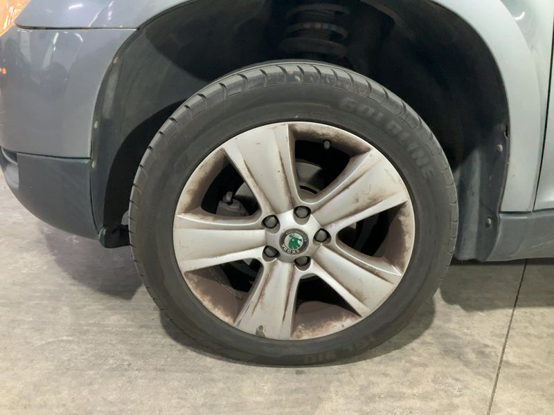 Skoda Yeti 1.2 TSI Ambition 2010 – снимка 3