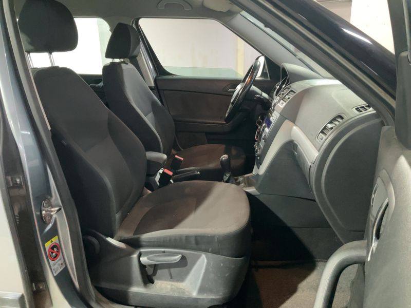 Skoda Yeti 1.2 TSI Ambition 2010 – снимка 16