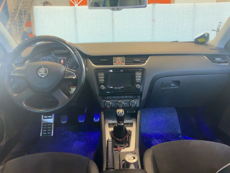Skoda Octavia 2.0 TDI Elegance 4x4 2013 – снимка 17