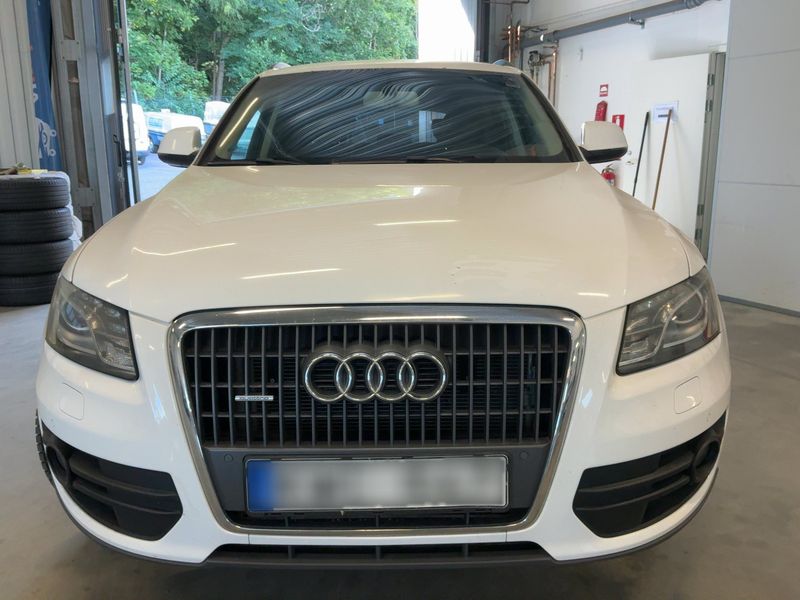 Audi Q5 2.0 TDI quattro 2010 – снимка 14