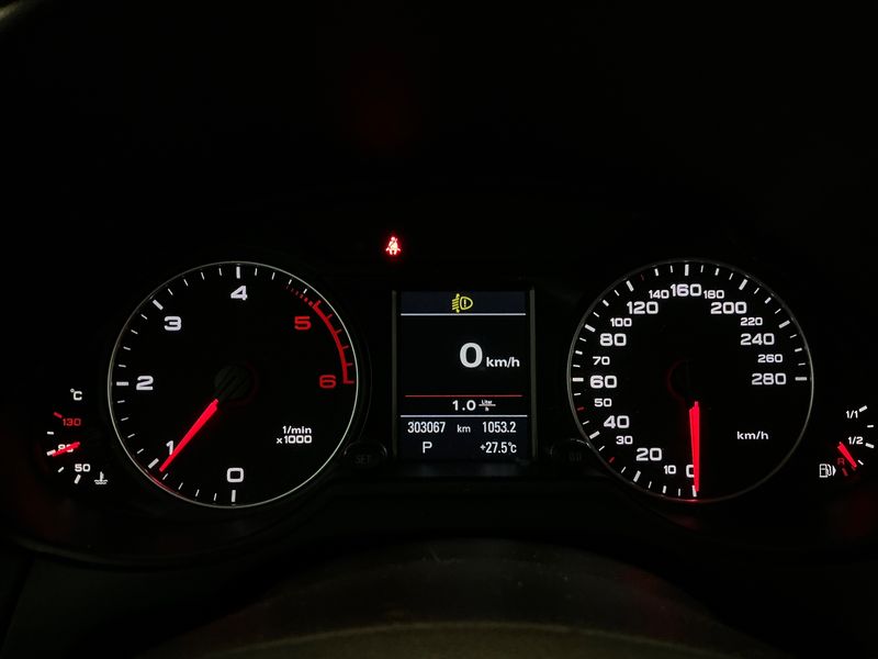 Audi Q5 2.0 TDI quattro 2010 – снимка 18