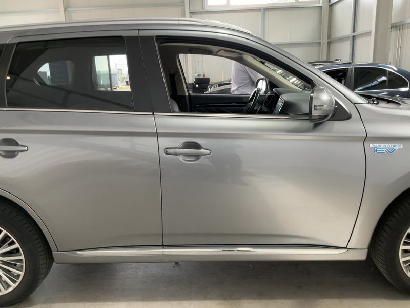 Mitsubishi Outlander 2.4 PHEV 4WD 2019 – снимка 10