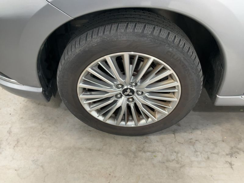 Mitsubishi Outlander 2.4 PHEV 4WD 2019 – снимка 3