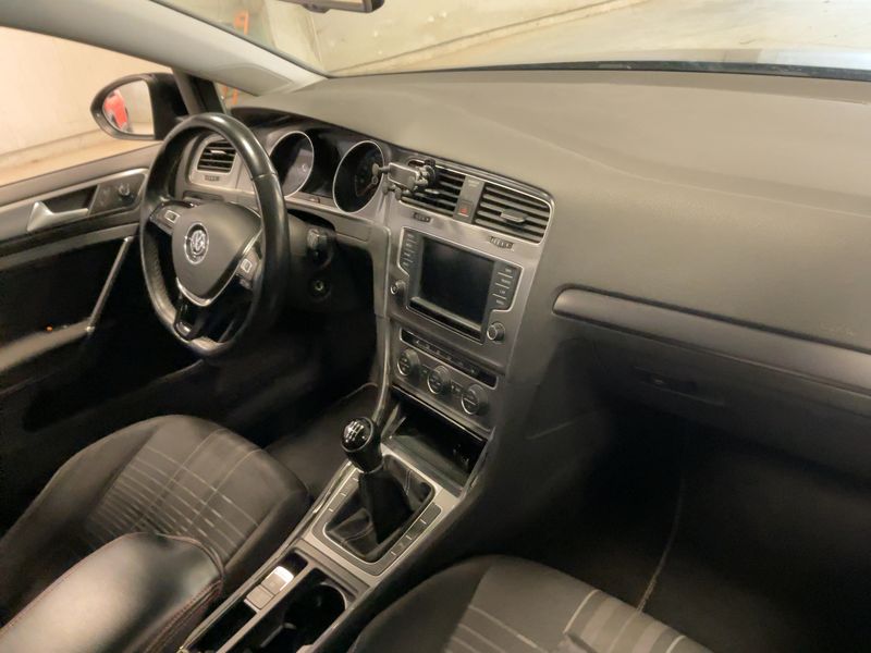 Volkswagen Golf VII 2.0 TDI Lounge BlueMotion Tech 2016 – снимка 17