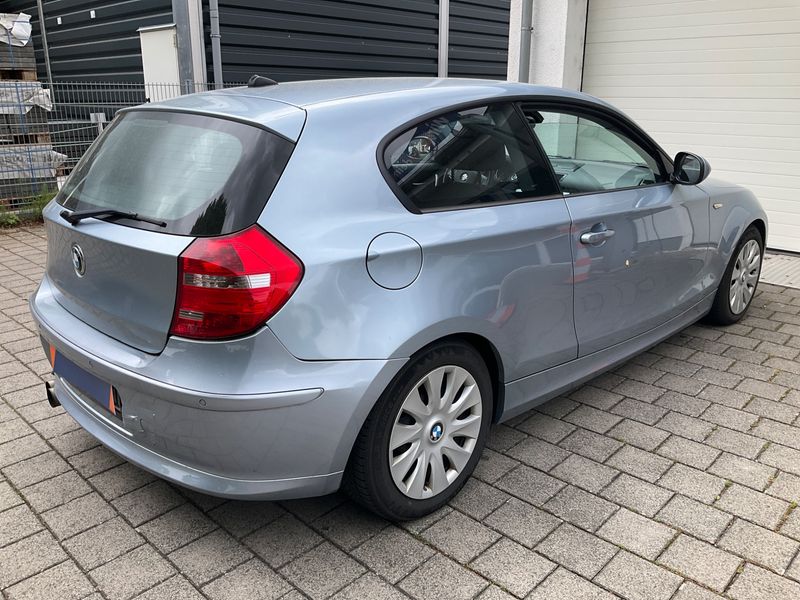 BMW 1er 116i 2011 – снимка 2