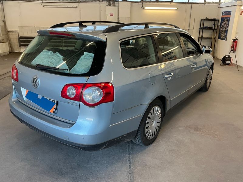Volkswagen Passat 2.0 TDI Comfortline 2009 – снимка 2