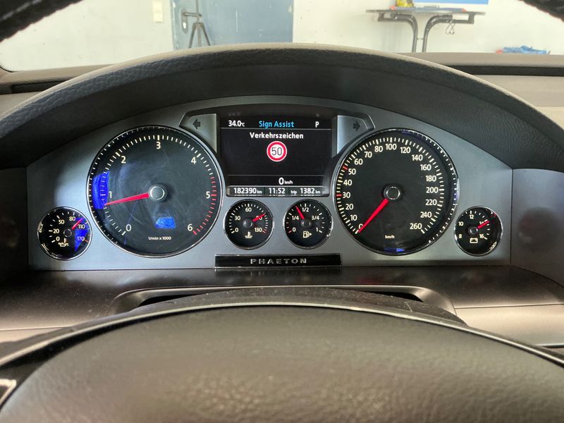 Volkswagen Phaeton 3.0 V6 TDI 4Motion 2015 – снимка 18