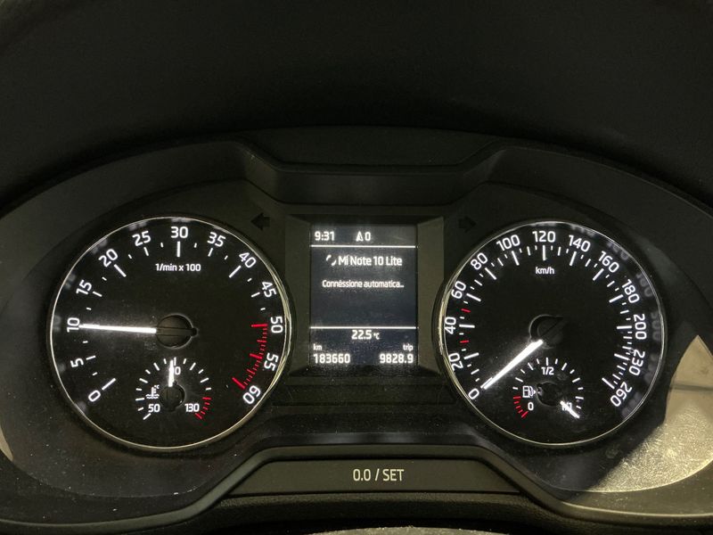 Skoda Octavia 1.6 TDI Executive 2016 – снимка 18