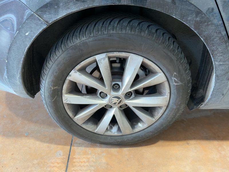 Skoda Octavia 1.6 TDI Executive 2016 – снимка 9