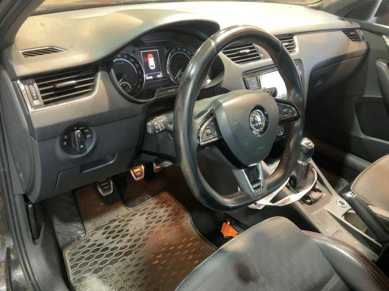 Skoda Octavia 2.0 TDI RS 2016 – снимка 17