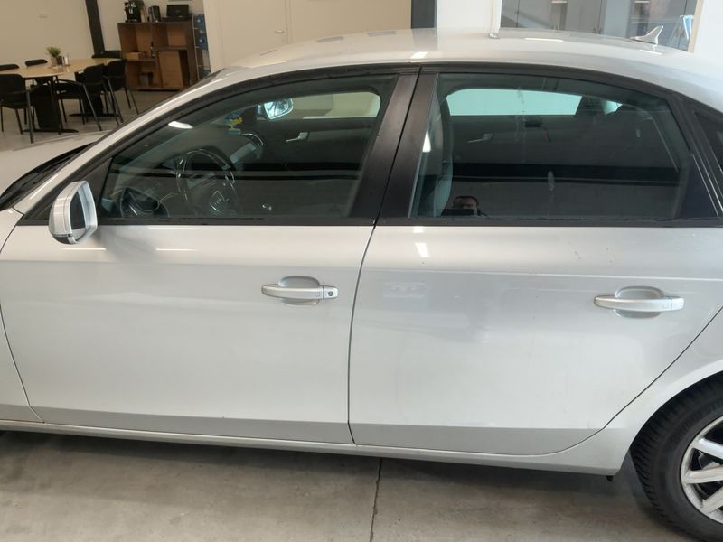 Audi A4 1.8 TFSI Attraction 2012 – снимка 4
