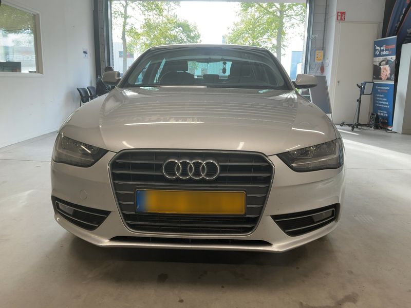 Audi A4 1.8 TFSI Attraction 2012 – снимка 14