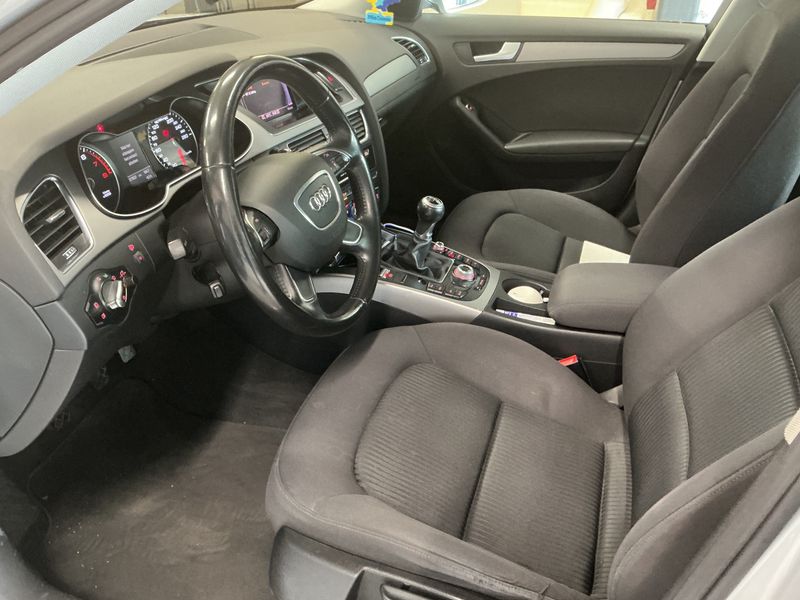 Audi A4 1.8 TFSI Attraction 2012 – снимка 16