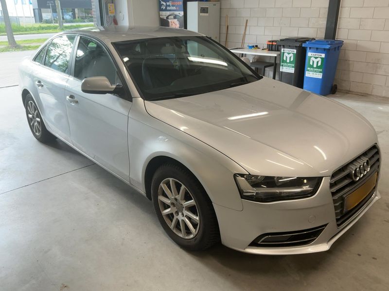Audi A4 1.8 TFSI Attraction 2012 – снимка 12