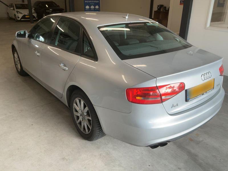 Audi A4 1.8 TFSI Attraction 2012 – снимка 6