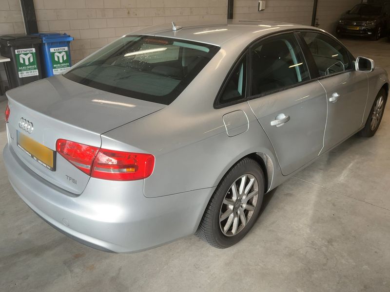 Audi A4 1.8 TFSI Attraction 2012 – снимка 8