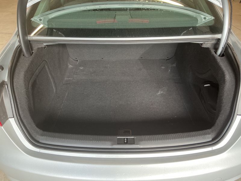 Audi A4 1.8 TFSI Attraction 2012 – снимка 15
