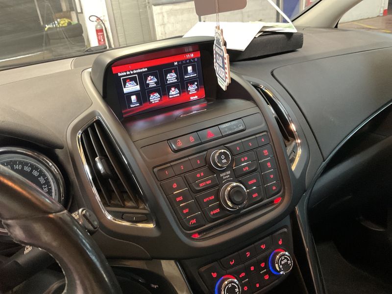 Opel Zafira Tourer 1.6 CDTI Cosmo Pack 2015 – снимка на щета