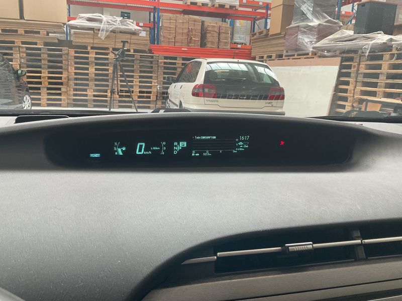 Toyota Prius 1.8 Active 2012 – снимка 18