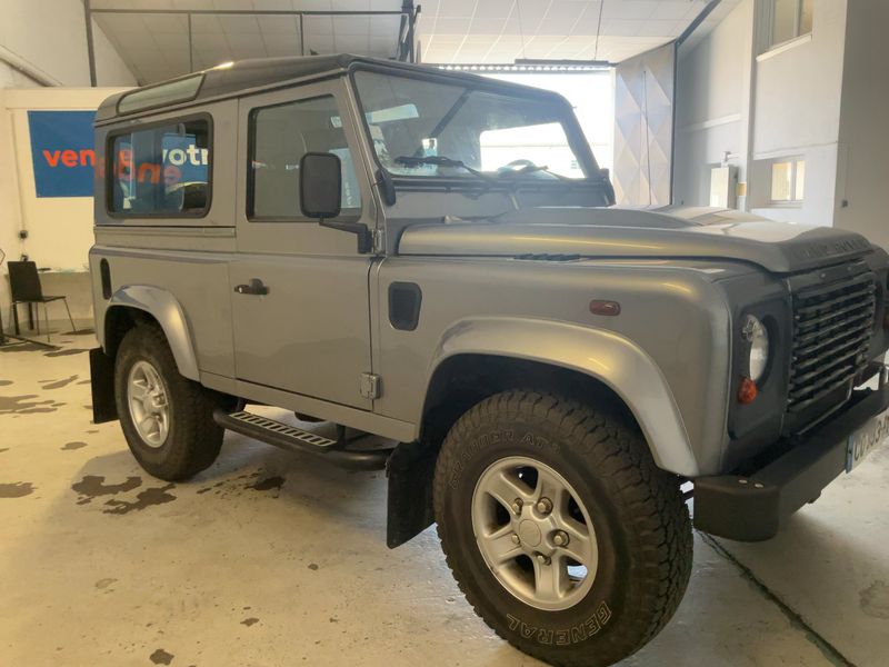 Land Rover Defender 2.2 Td4 90 E Station Wagon 2013 – снимка 12