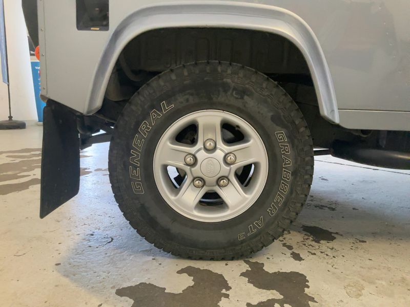 Land Rover Defender 2.2 Td4 90 E Station Wagon 2013 – снимка 9