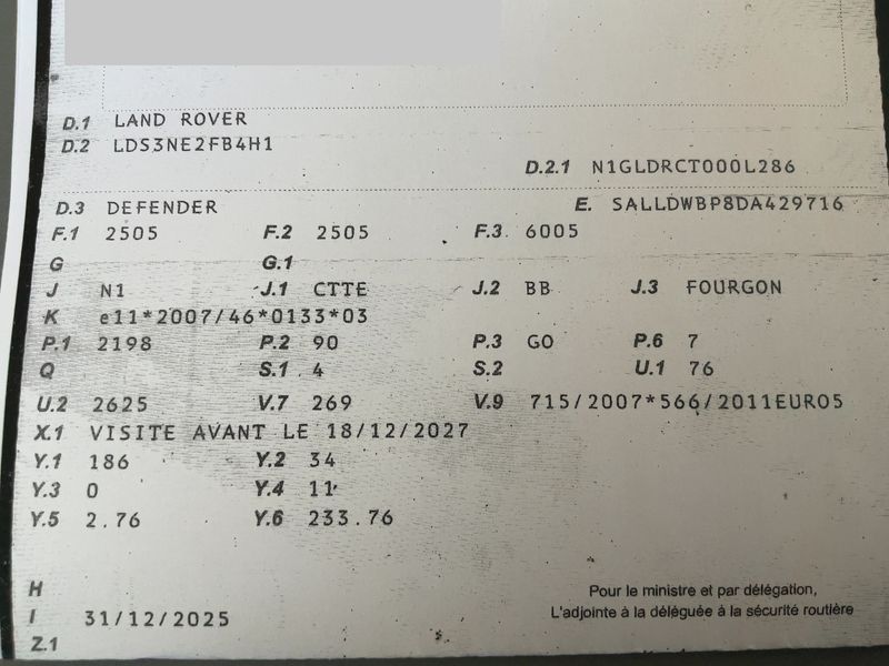 Land Rover Defender 2.2 Td4 90 E Station Wagon 2013 – снимка 20