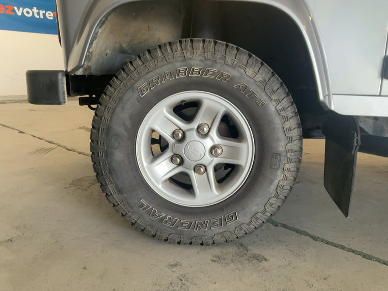 Land Rover Defender 2.2 Td4 90 E Station Wagon 2013 – снимка 3