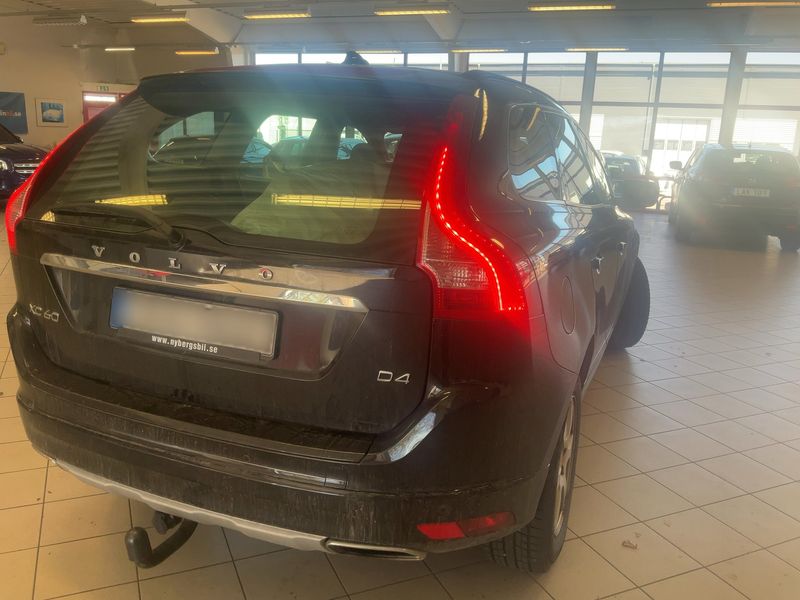 Volvo XC60 2.0 D4 Momentum 2WD 2016 – снимка 8