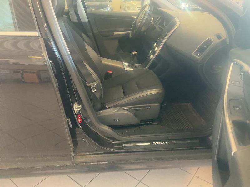 Volvo XC60 2.0 D4 Momentum 2WD 2016 – снимка 17