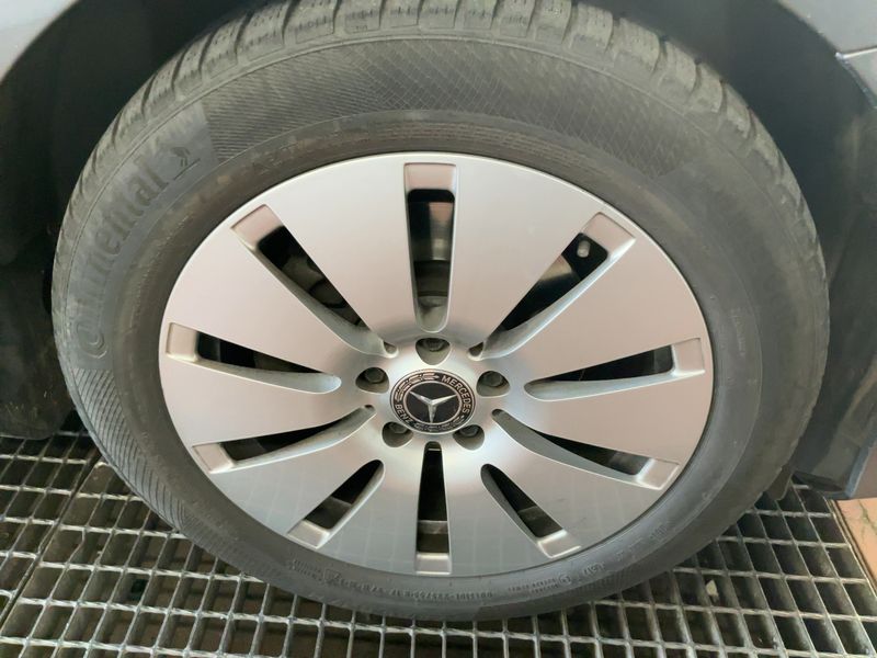 Mercedes-Benz E-Klasse E 220 d Standard 2017 – снимка 11