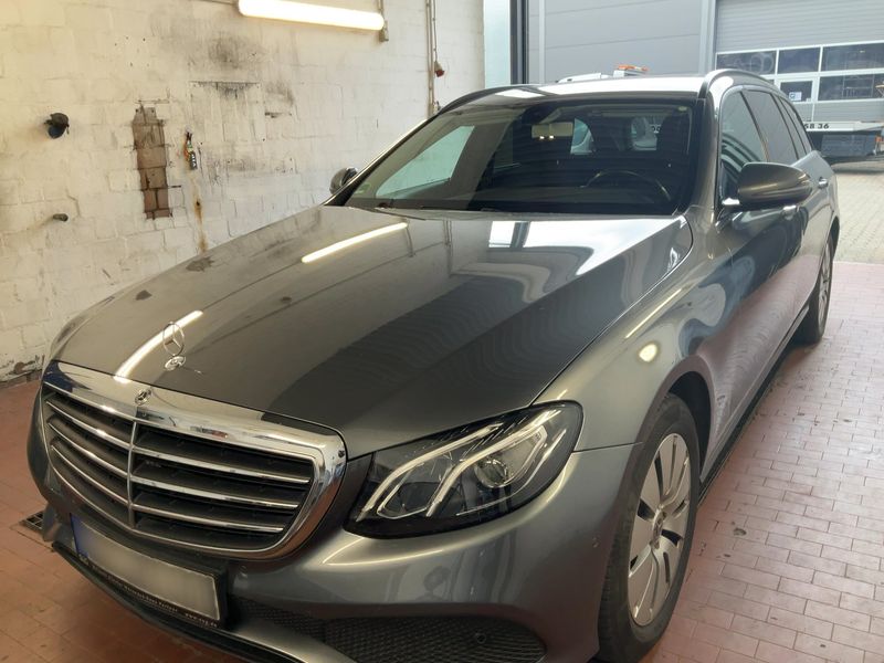 Mercedes-Benz E-Klasse E 220 d Standard 2017 – снимка 1