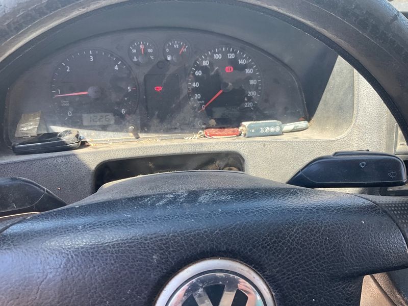Volkswagen T5 Kombi 1.9 TDI 2007 – снимка 18
