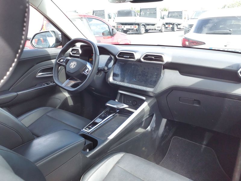 MG ZS 1.5 T-GDI Plug-in Hybrid Luxury 2025 – снимка 11