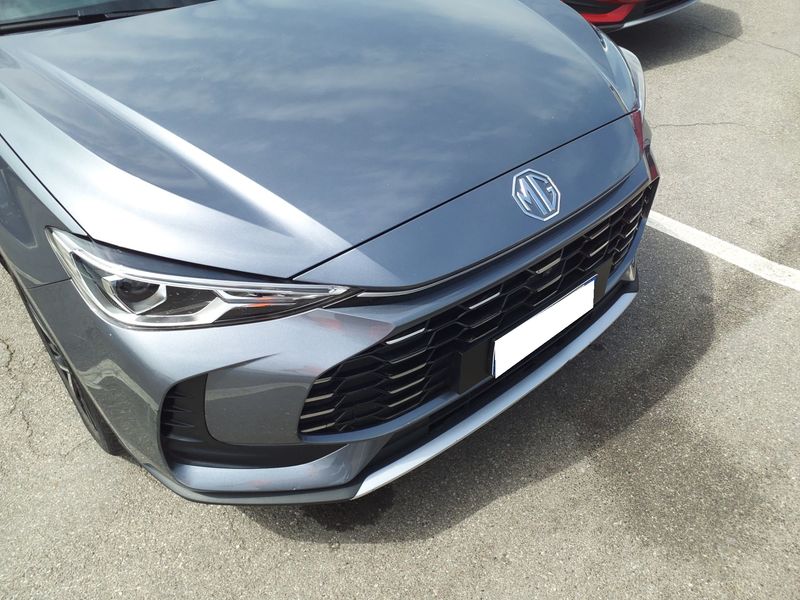 MG ZS 1.5 T-GDI Plug-in Hybrid Luxury 2025 – снимка 43