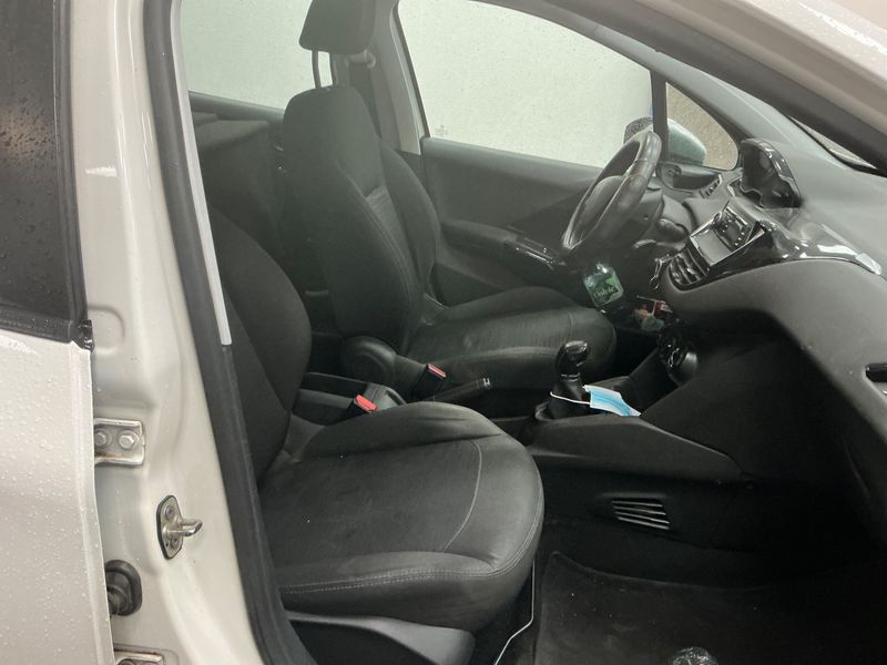 Peugeot 208 1.6 HDi Affaire Pack CD Clim 2015 – снимка 3