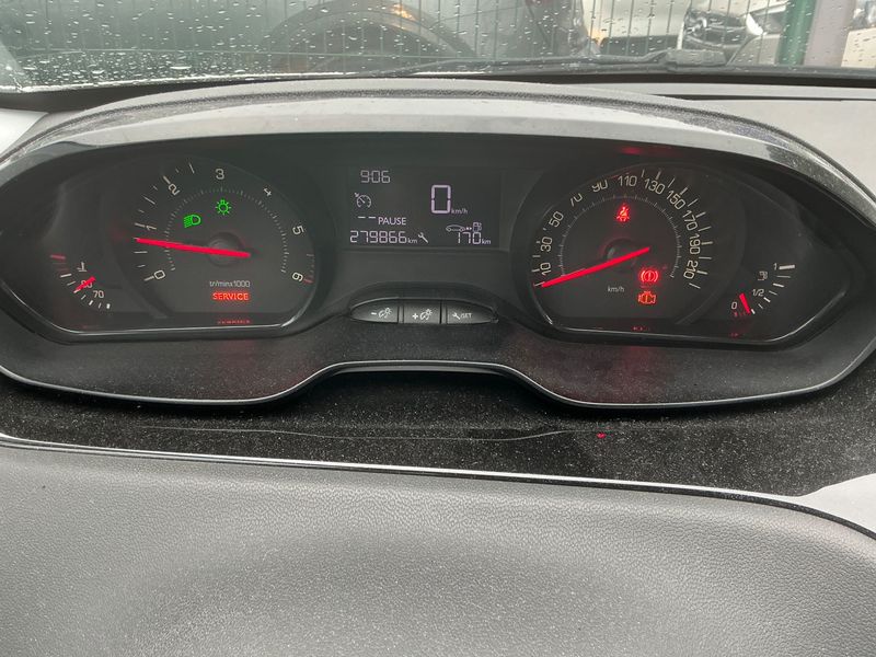 Peugeot 208 1.6 HDi Affaire Pack CD Clim 2015 – снимка 4